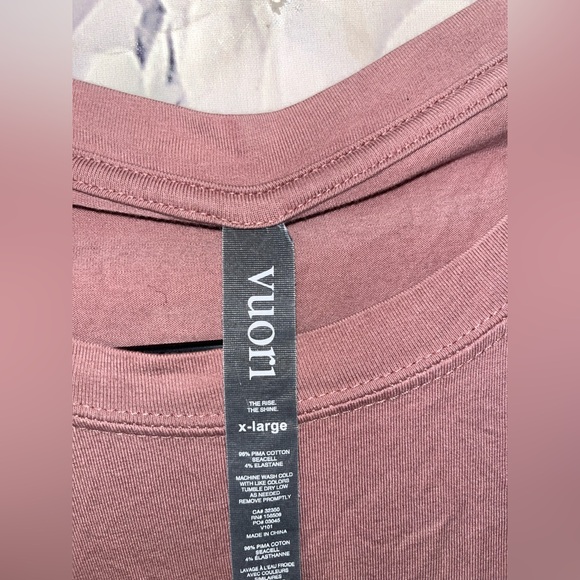 Vuori Men's Short Sleeve  Tuvalu Tee W/ Pima Cotton Size XL Elderberry Heather - Picture 4 of 5